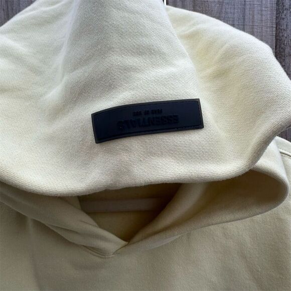 NWT Fear of God Essentials Egg Shell Relaxed Hoodie Size L Pullover - Picture 3 of 11